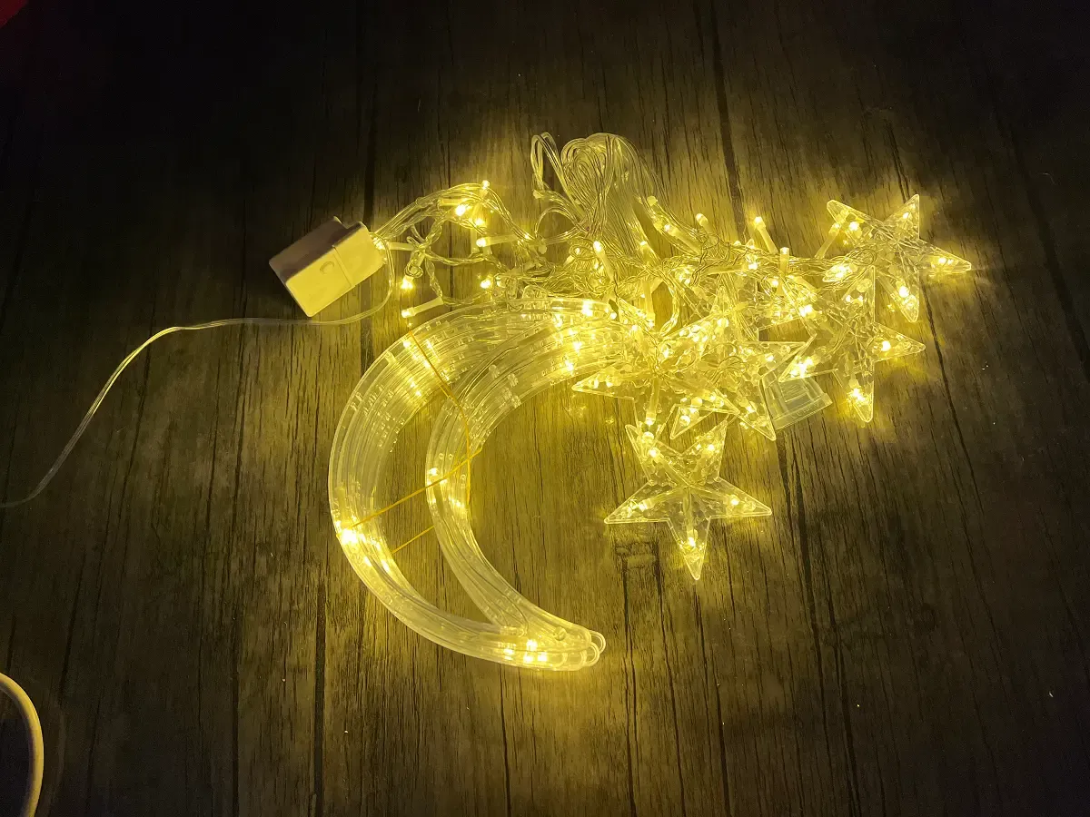 ستارة نور هلال ونجمة LED لإضاءة رمضانية دافئة